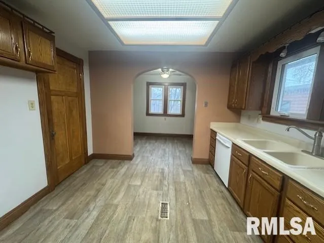 $89,000 | 1013 North 2nd Street, Clinton, IA 52732