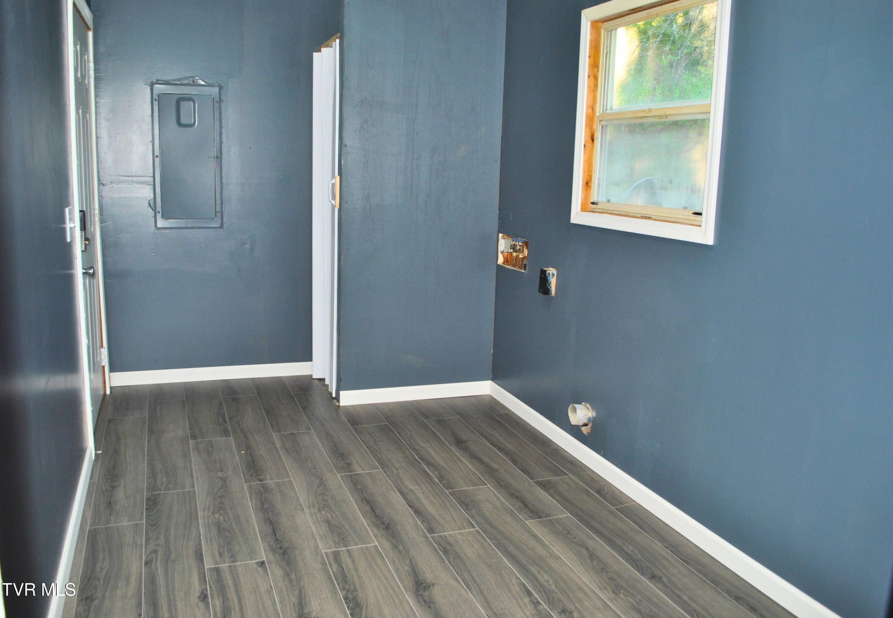 90 Fillers Mill Road Greeneville, TN 37743 - Photo 21 of 25 Laundry Room