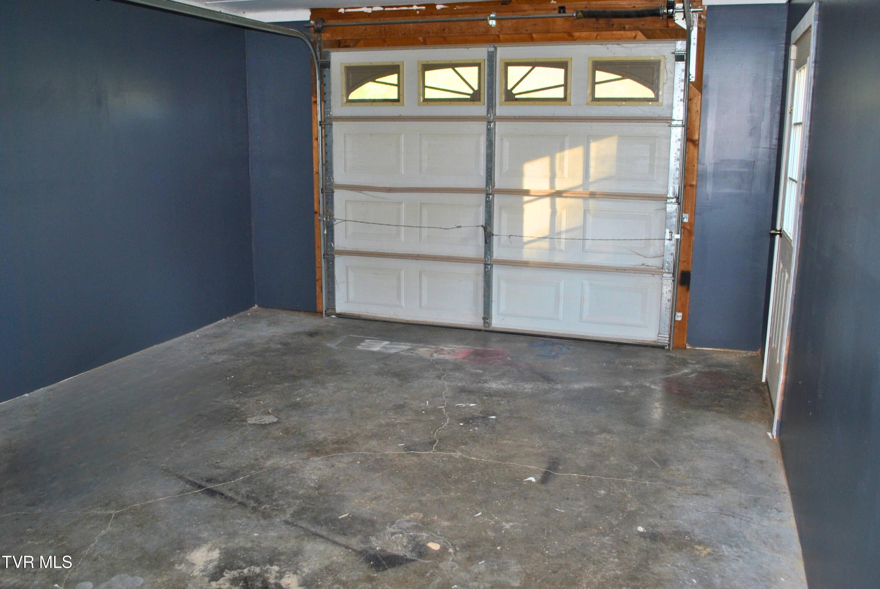90 Fillers Mill Road Greeneville, TN 37743 - Photo 22 of 25 Garage