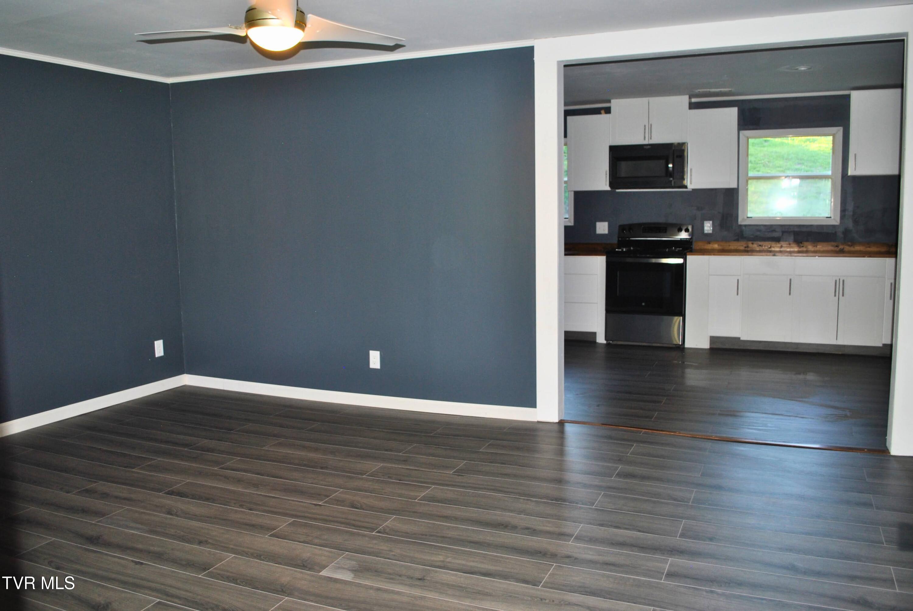 90 Fillers Mill Road Greeneville, TN 37743 - Photo 6 of 25 living room