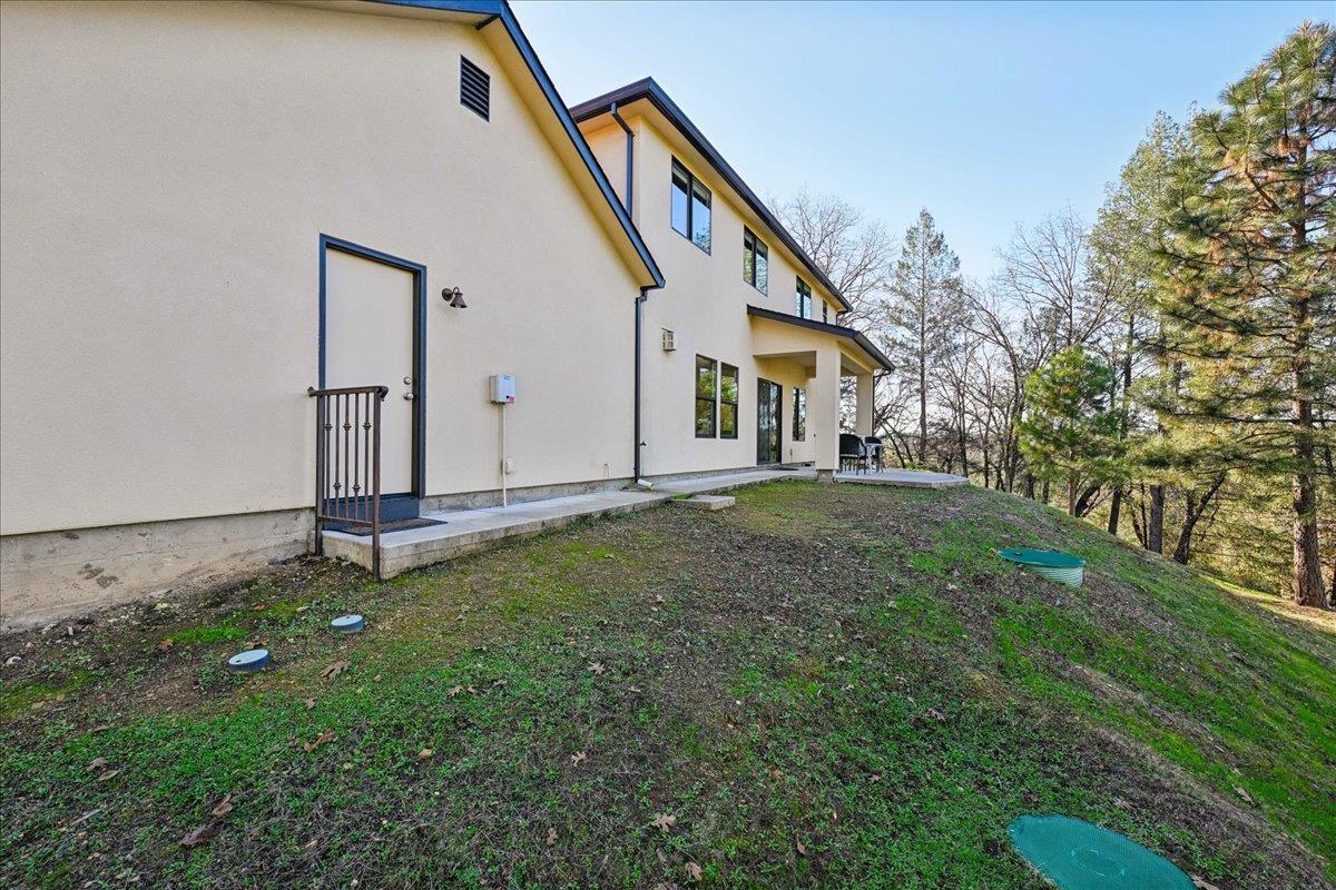 21895 One Fine Place Colfax, CA 95713 - Photo 51 of 81 a backyard of a house with lots of green space