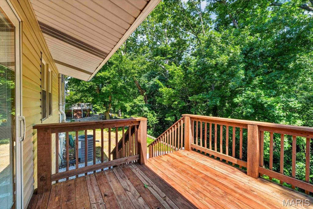 10915 Ridge Forest Drive St. Louis, MO 63123 - Photo 32 of 35