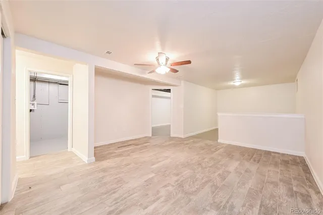 an empty room with a empty space