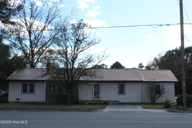 $249,900 | 513 West Main Street, Beulaville, NC 28518