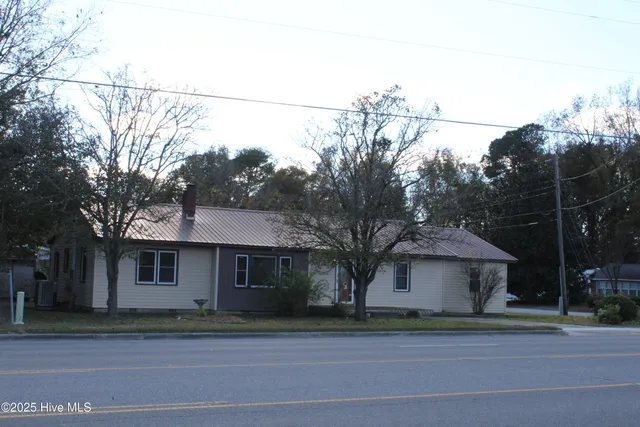 $249,900 | 513 West Main Street, Beulaville, NC 28518