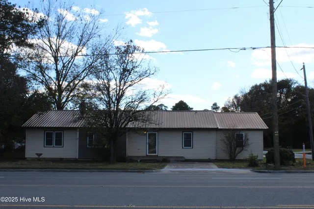 $249,900 | 513 West Main Street, Beulaville, NC 28518