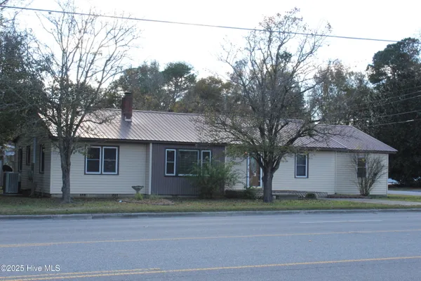 $229,900 | 513 West Main Street, Beulaville, NC 28518