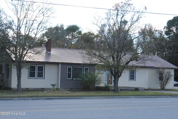 $229,900 | 513 West Main Street, Beulaville, NC 28518