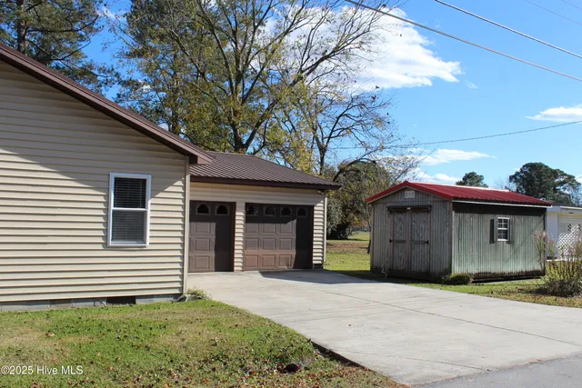 $249,900 | 513 West Main Street, Beulaville, NC 28518