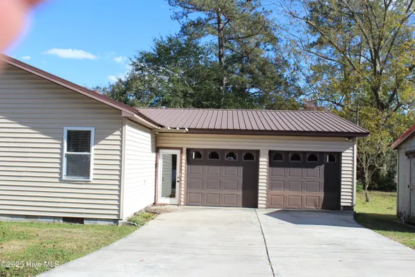 $229,900 | 513 West Main Street, Beulaville, NC 28518