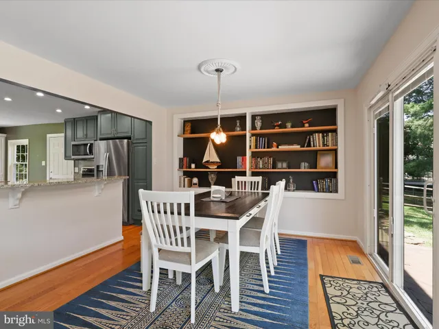 $975,000 | 13505 Clear Lake Court, Herndon, VA 20171