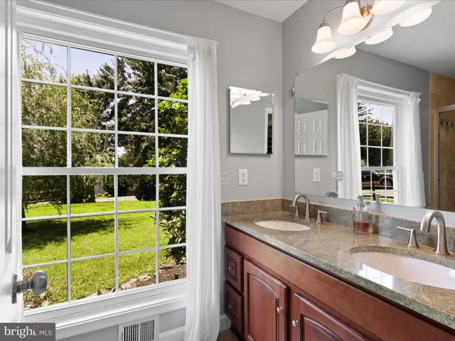 $975,000 | 13505 Clear Lake Court, Herndon, VA 20171