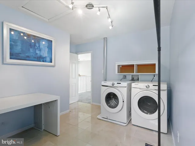 $975,000 | 13505 Clear Lake Court, Herndon, VA 20171