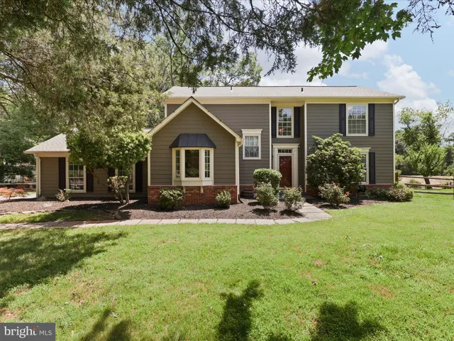 $975,000 | 13505 Clear Lake Court, Herndon, VA 20171