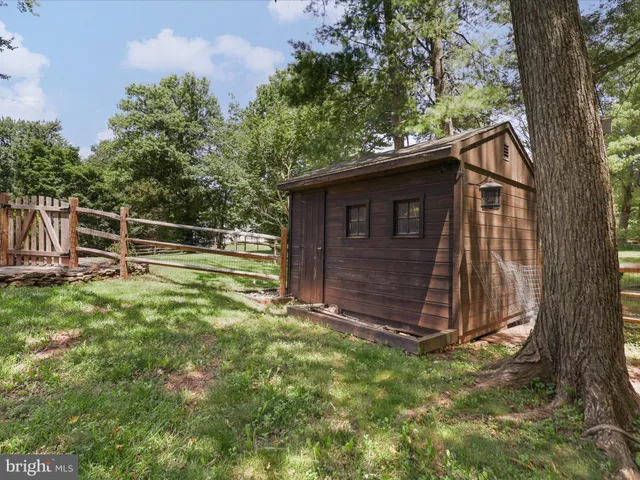 $975,000 | 13505 Clear Lake Court, Herndon, VA 20171