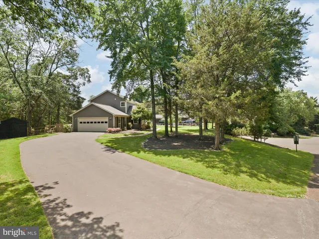 $975,000 | 13505 Clear Lake Court, Herndon, VA 20171