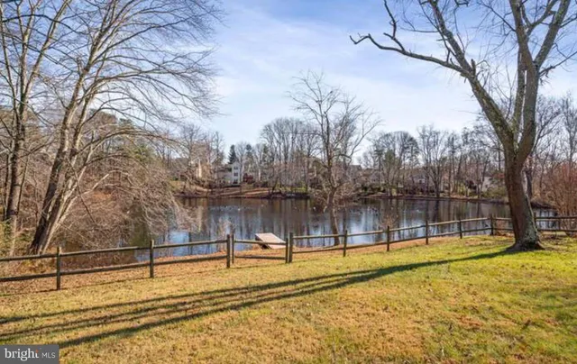 $975,000 | 13505 Clear Lake Court, Herndon, VA 20171