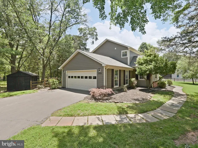 $975,000 | 13505 Clear Lake Court, Herndon, VA 20171