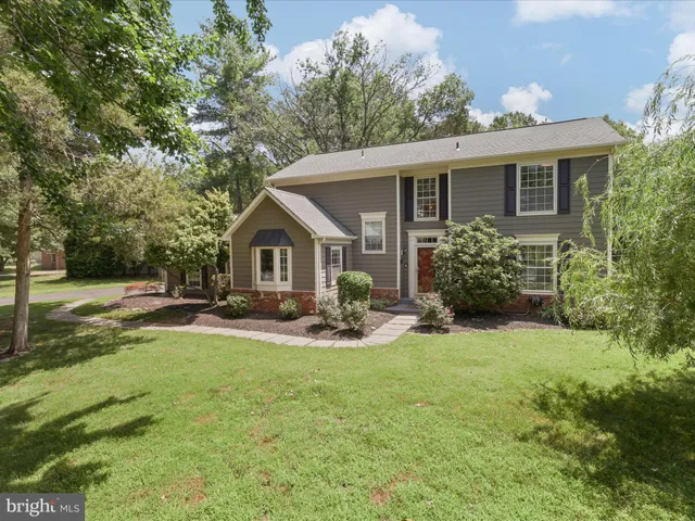 $975,000 | 13505 Clear Lake Court, Herndon, VA 20171