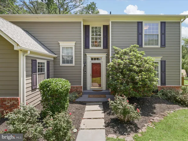 $975,000 | 13505 Clear Lake Court, Herndon, VA 20171