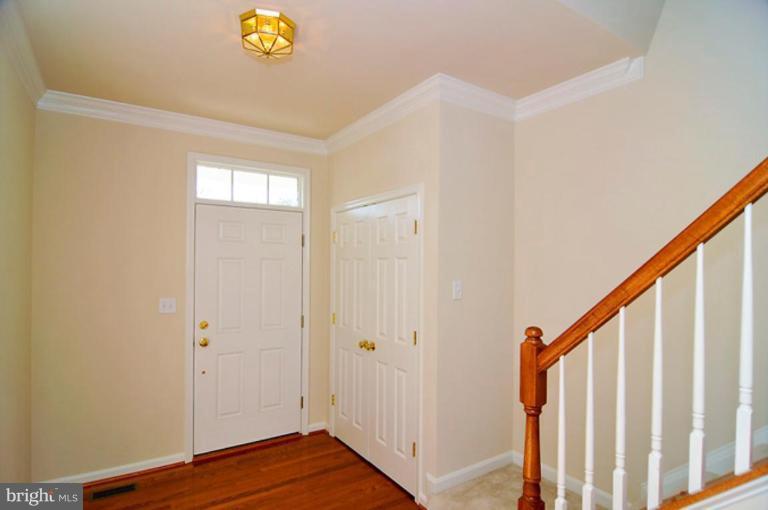 9965 Guilford Road Jessup, MD 20794 - Photo 2 of 19 Entrance / Foyer