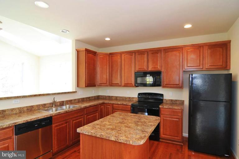 9965 Guilford Road Jessup, MD 20794 - Photo 7 of 19 Kitchen