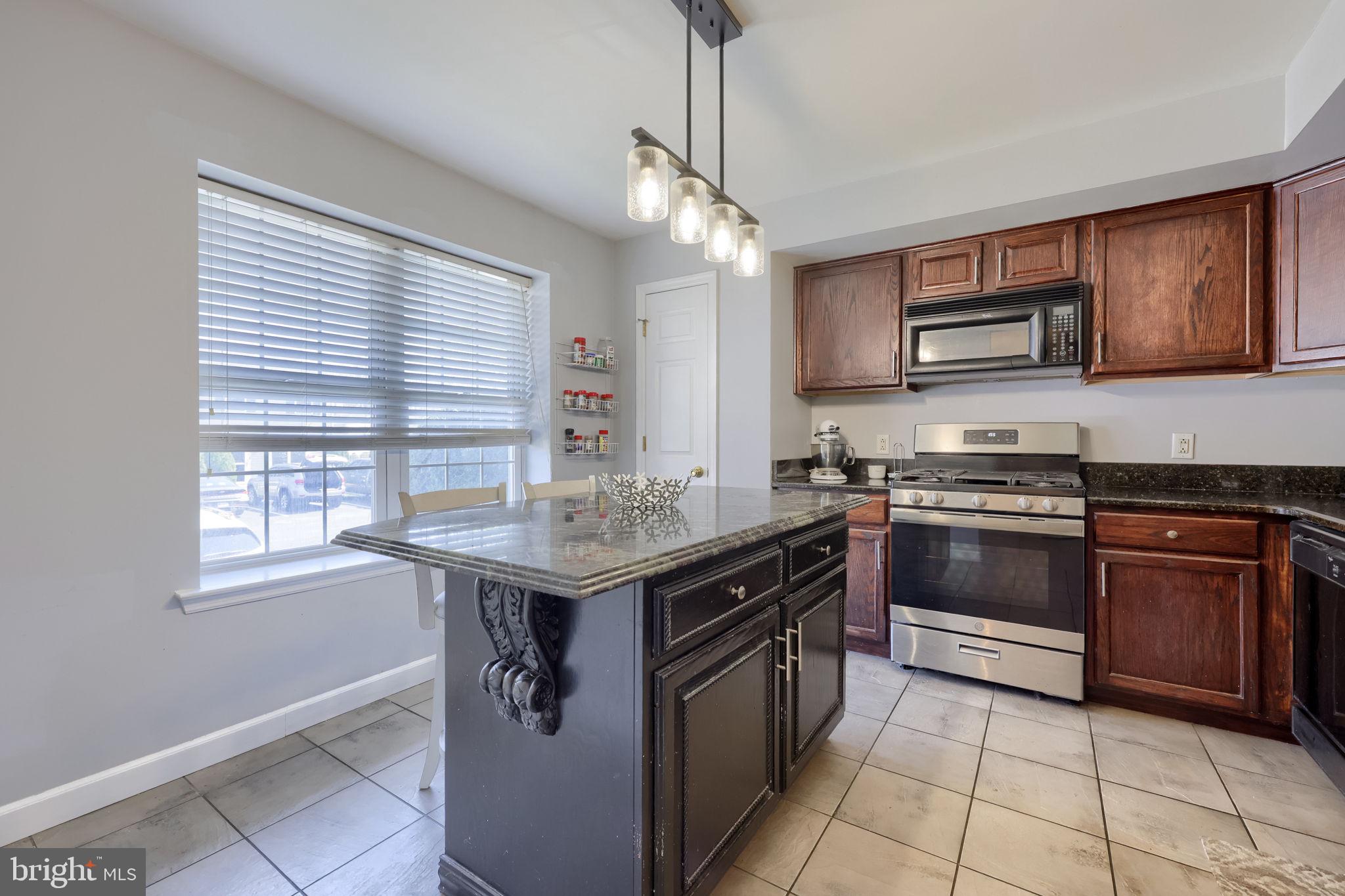 105 Canberra Court Reading, PA 19608 - Photo 6 of 33