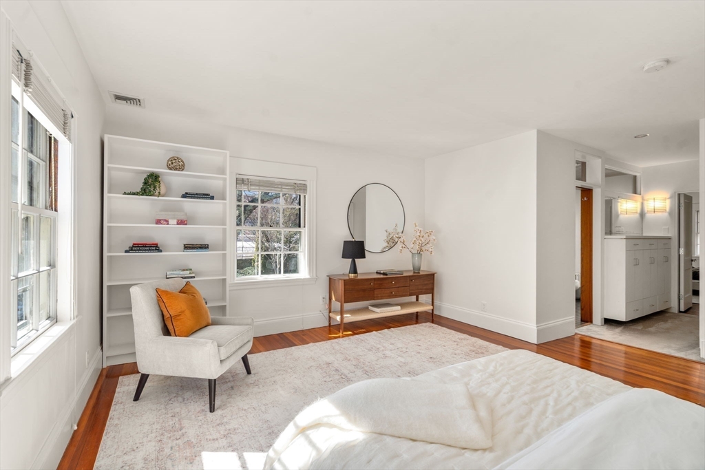 189 Clinton Road Brookline, MA 02445 - Photo 11 of 28