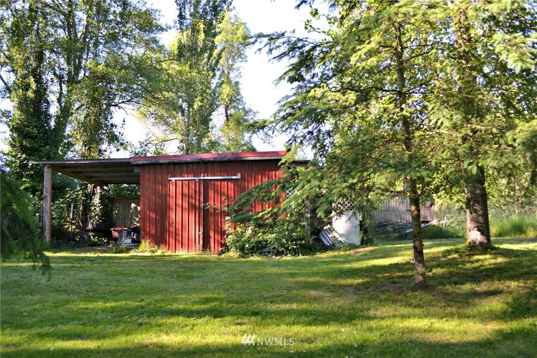 1462 North Fork Road Chehalis, WA 98532 - Photo 23 of 23 a view of a backyard