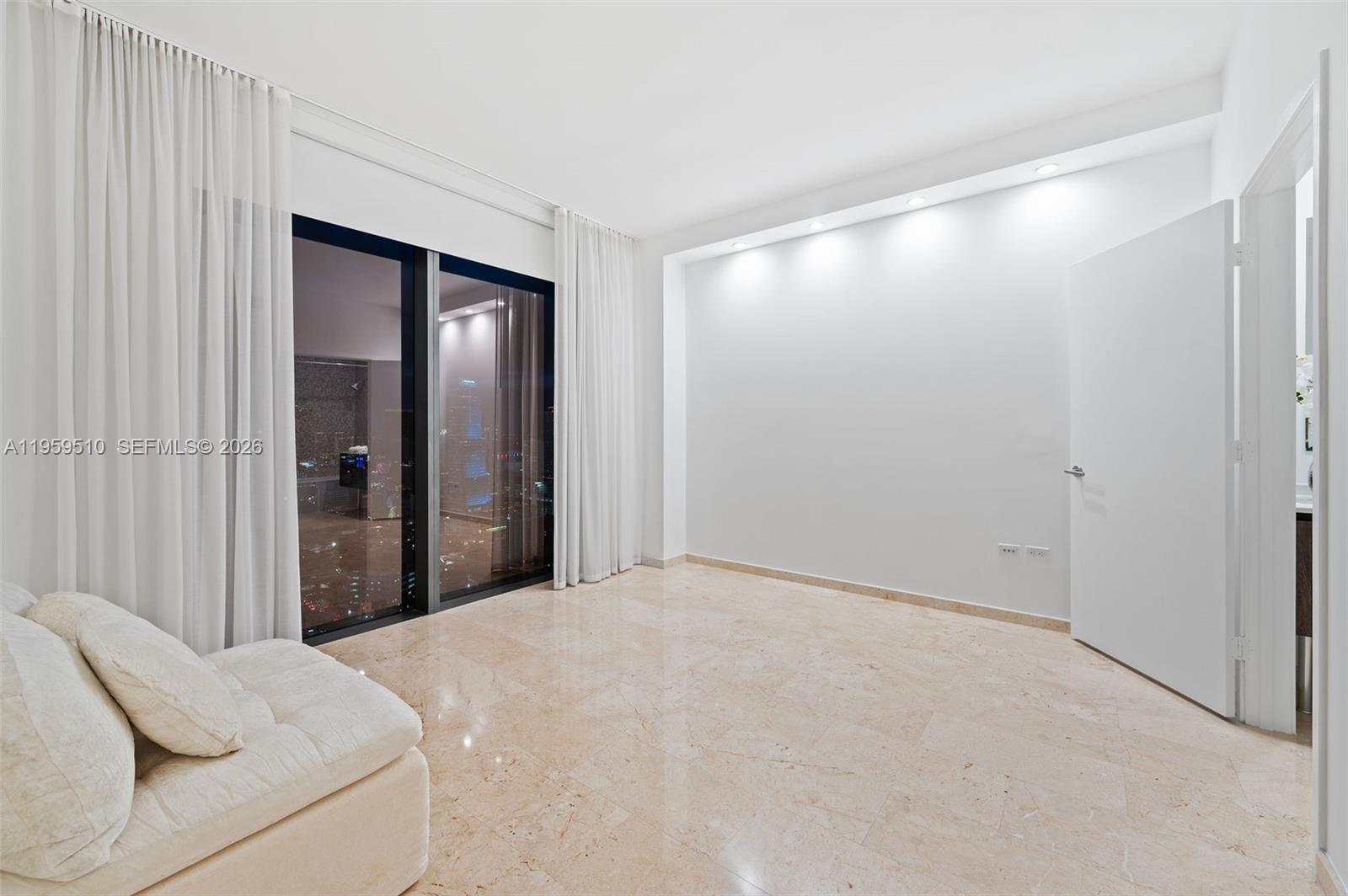 88 Southwest 7th Street, Unit 3612 Miami, FL 33130 - Photo 29 of 64