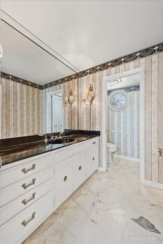 $799,900 | 274 Timber View Drive, Oak Brook, IL 60523