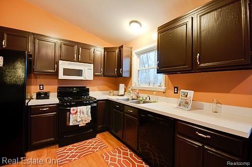 4733 Bentley Lake Road Howell, MI 48843 - Photo 10 of 33