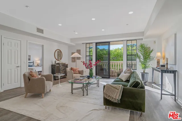 $1,288,000 | 107 North Swall Drive, Unit 304, Los Angeles, CA 90048