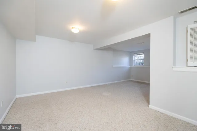 $2,700 | 8 Barclay Drive, Hockessin, DE 19707