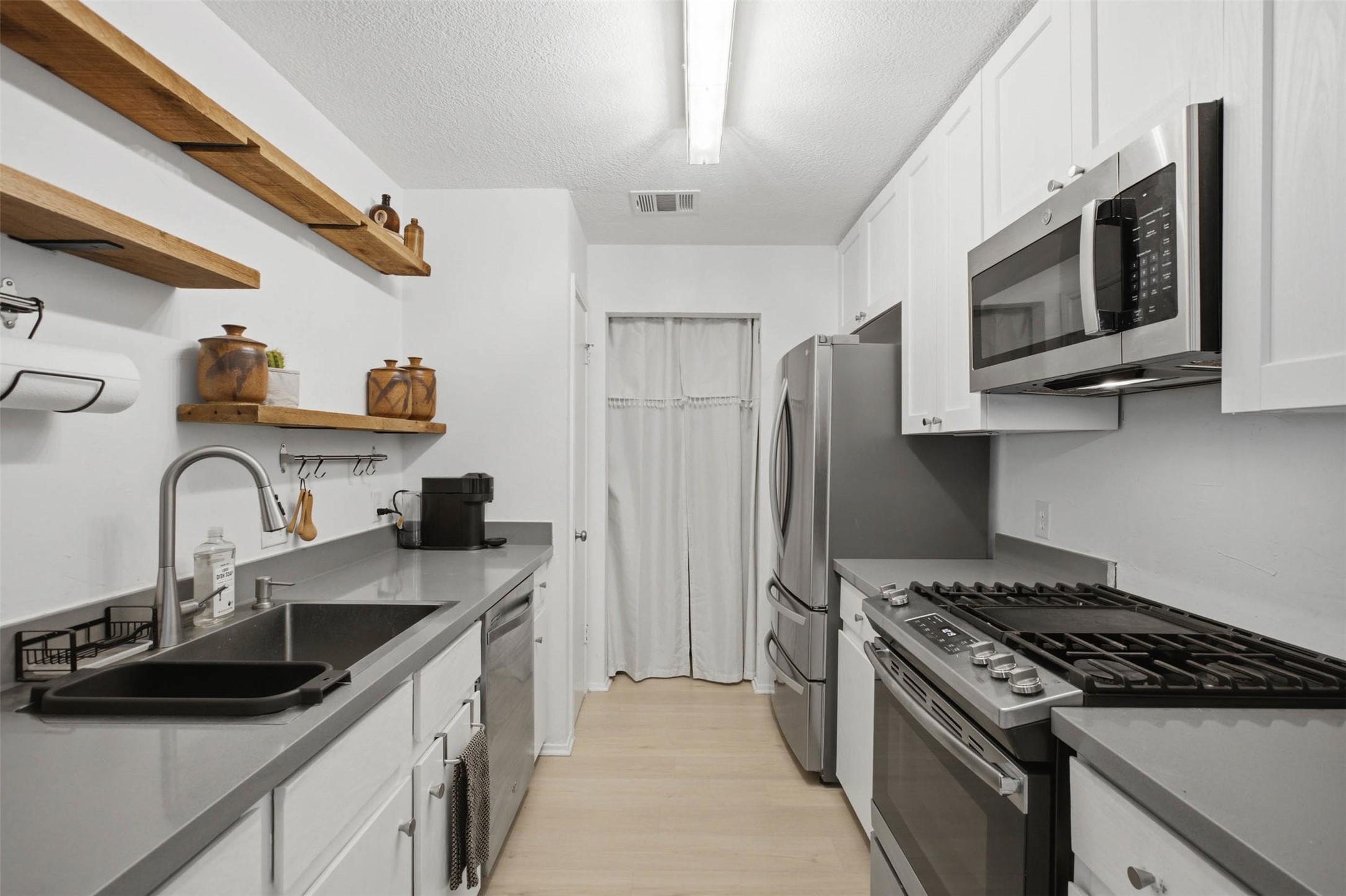 12025 Rotherham Drive Austin, TX 78754 - Photo 13 of 24 Gallery Image 13
