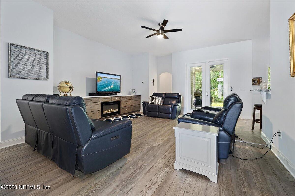 10913 Lothmore Road Jacksonville, FL 32221 - Photo 4 of 29 Family Room