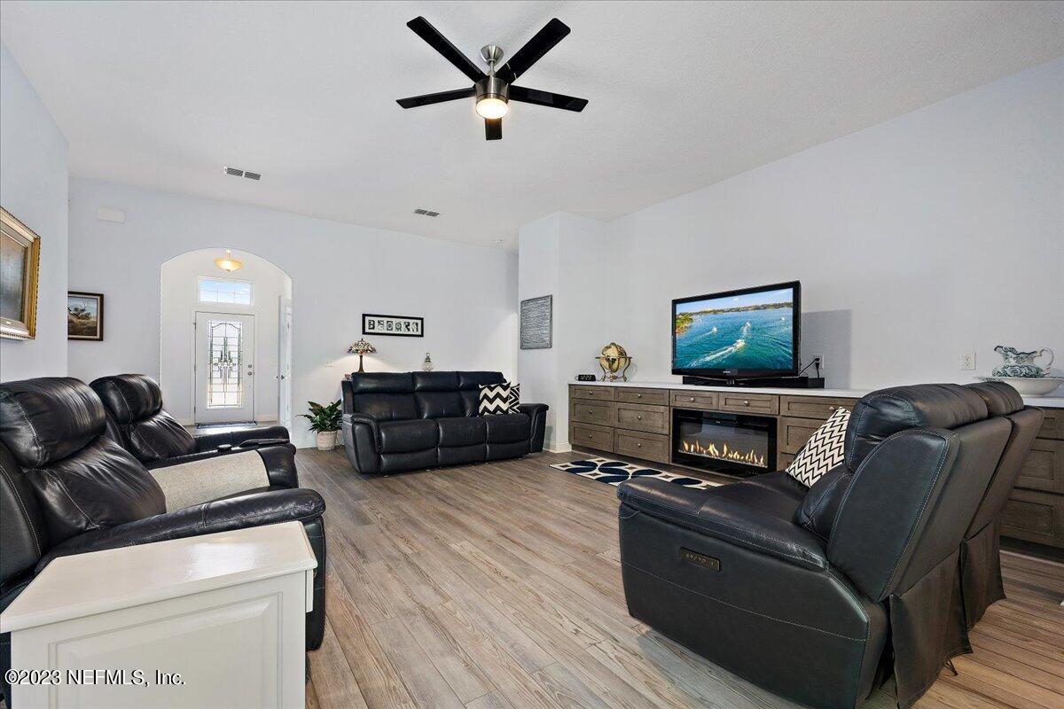 10913 Lothmore Road Jacksonville, FL 32221 - Photo 5 of 29 Family Room