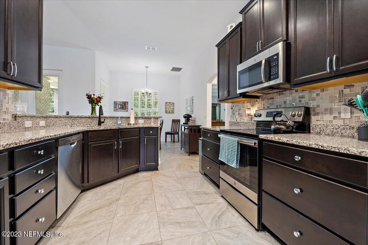 10913 Lothmore Road Jacksonville, FL 32221 - Photo 6 of 29 Kitchen