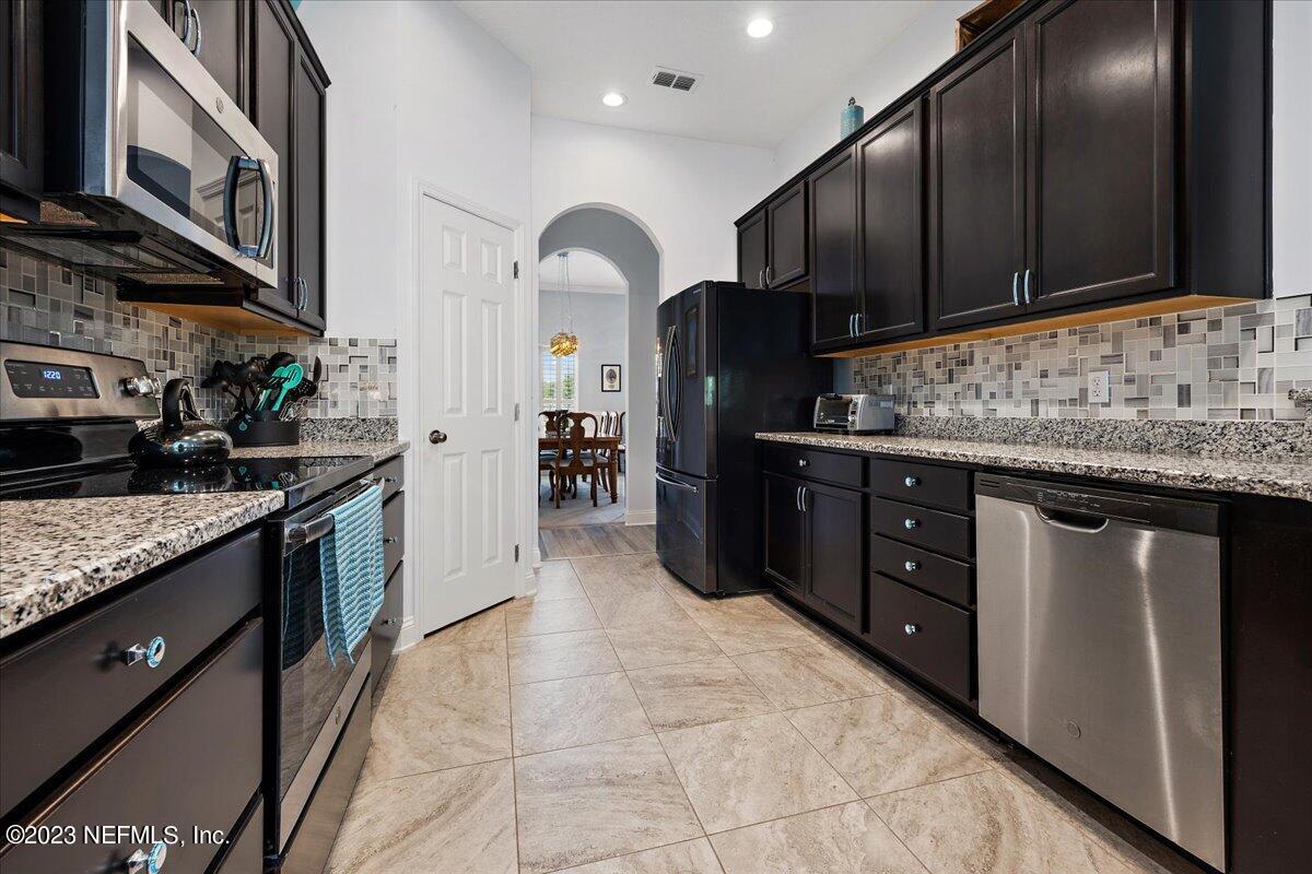 10913 Lothmore Road Jacksonville, FL 32221 - Photo 7 of 29 Kitchen