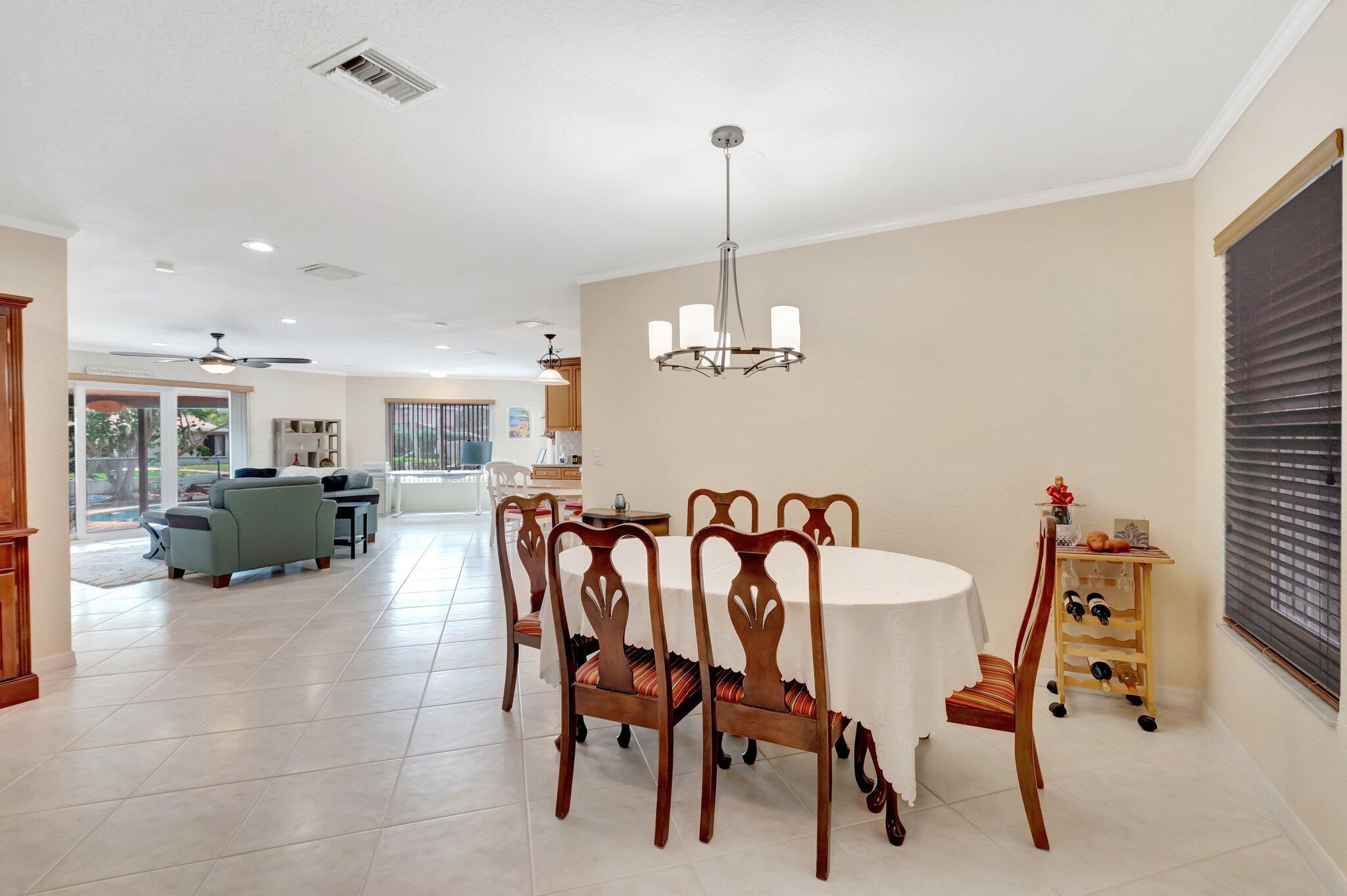 166 Southwest 8th Avenue Boca Raton, FL 33486 - Photo 4 of 25 Dining