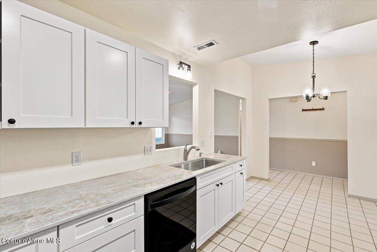 781 South Pleasant View Road Post Falls, ID 83854 - Photo 9 of 38 12-Kitchen