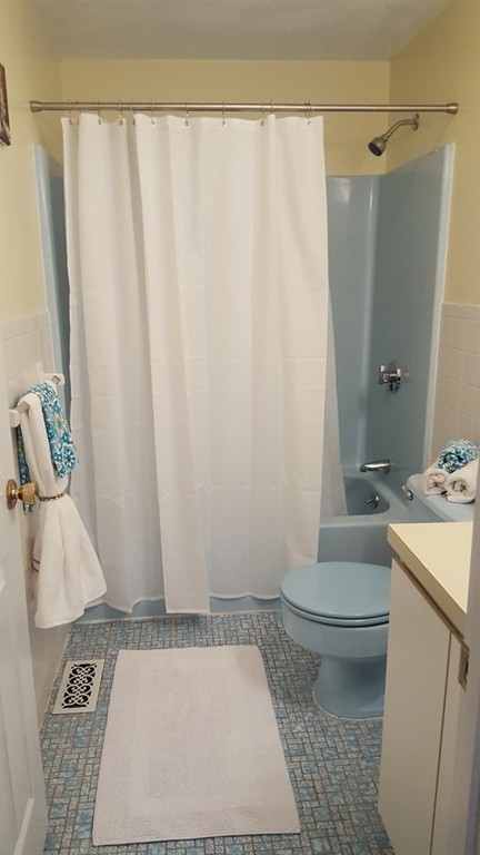 20 Bennett Street, Unit B Wakefield, MA 01880 - Photo 13 of 15