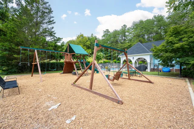 $549,900 | 5877 Courtyard Circle, Chattanooga, TN 37415