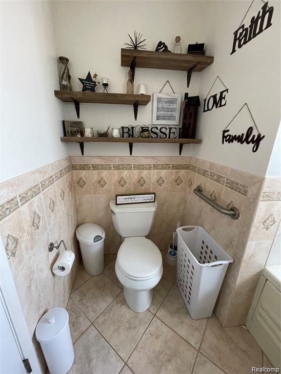 28440 Waltz Road New Boston, MI 48164 - Photo 11 of 17 Bathroom