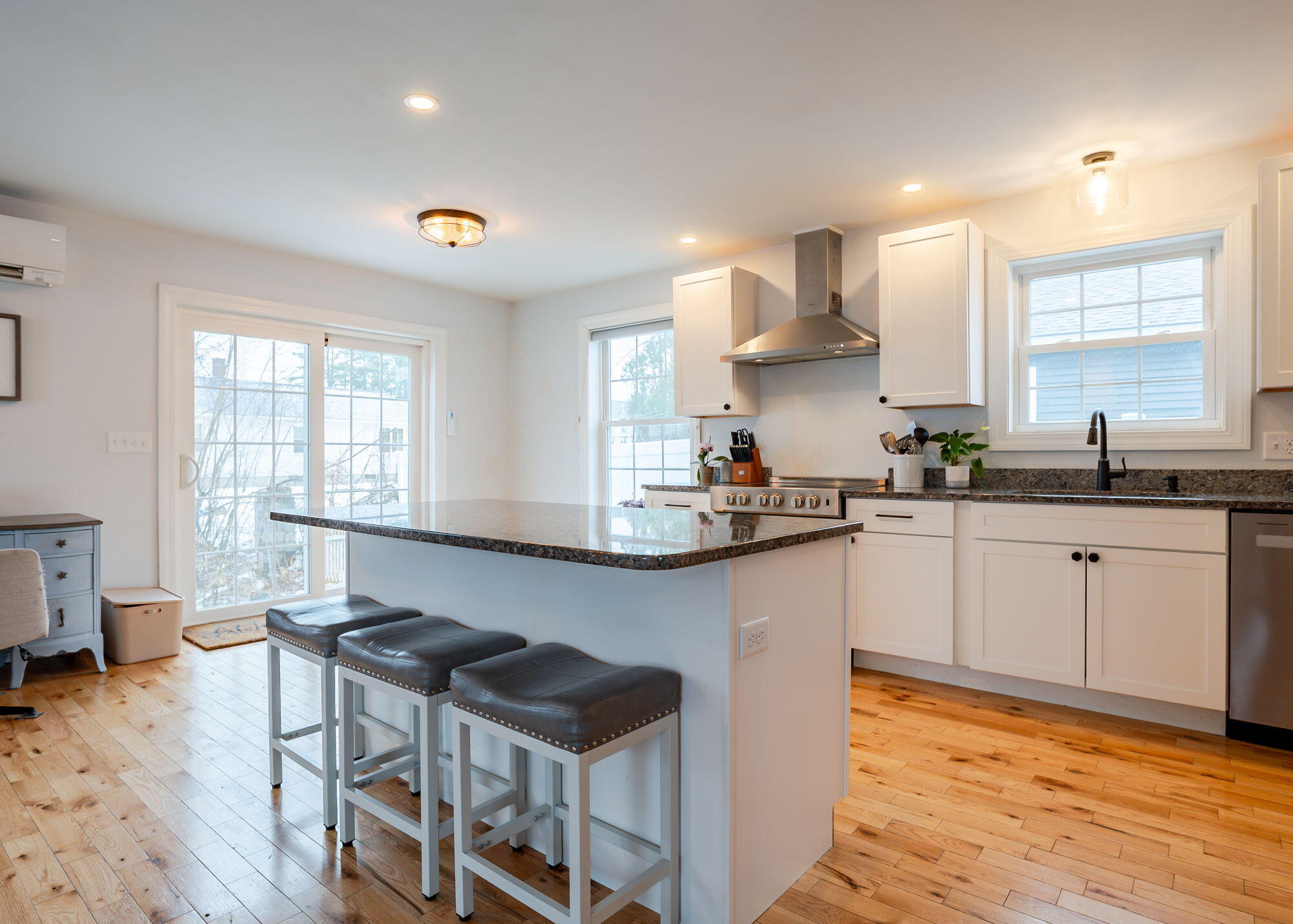 25 Raymond Street Biddeford, ME 04005 - Photo 2 of 48 25RaymondSt-Biddeford-09