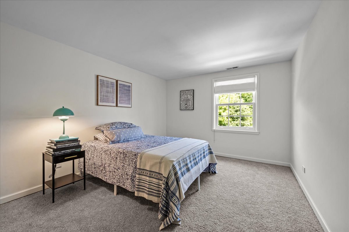 110 East Sheridan Road Lake Bluff, IL 60044 - Photo 28 of 44