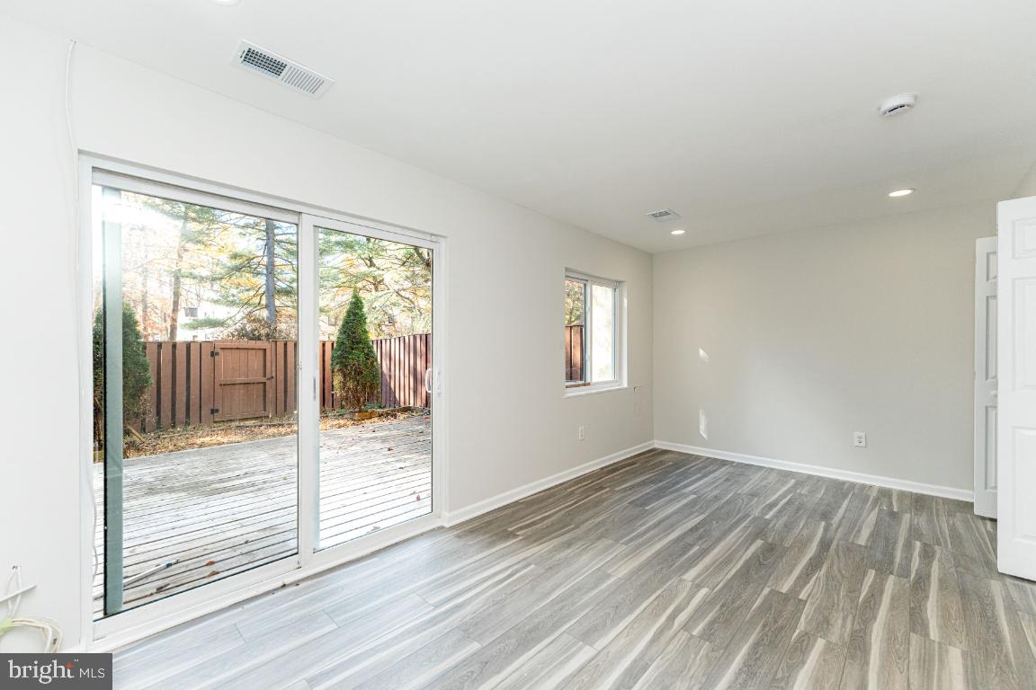 2442 Southgate Square Reston, VA 20191 - Photo 12 of 23