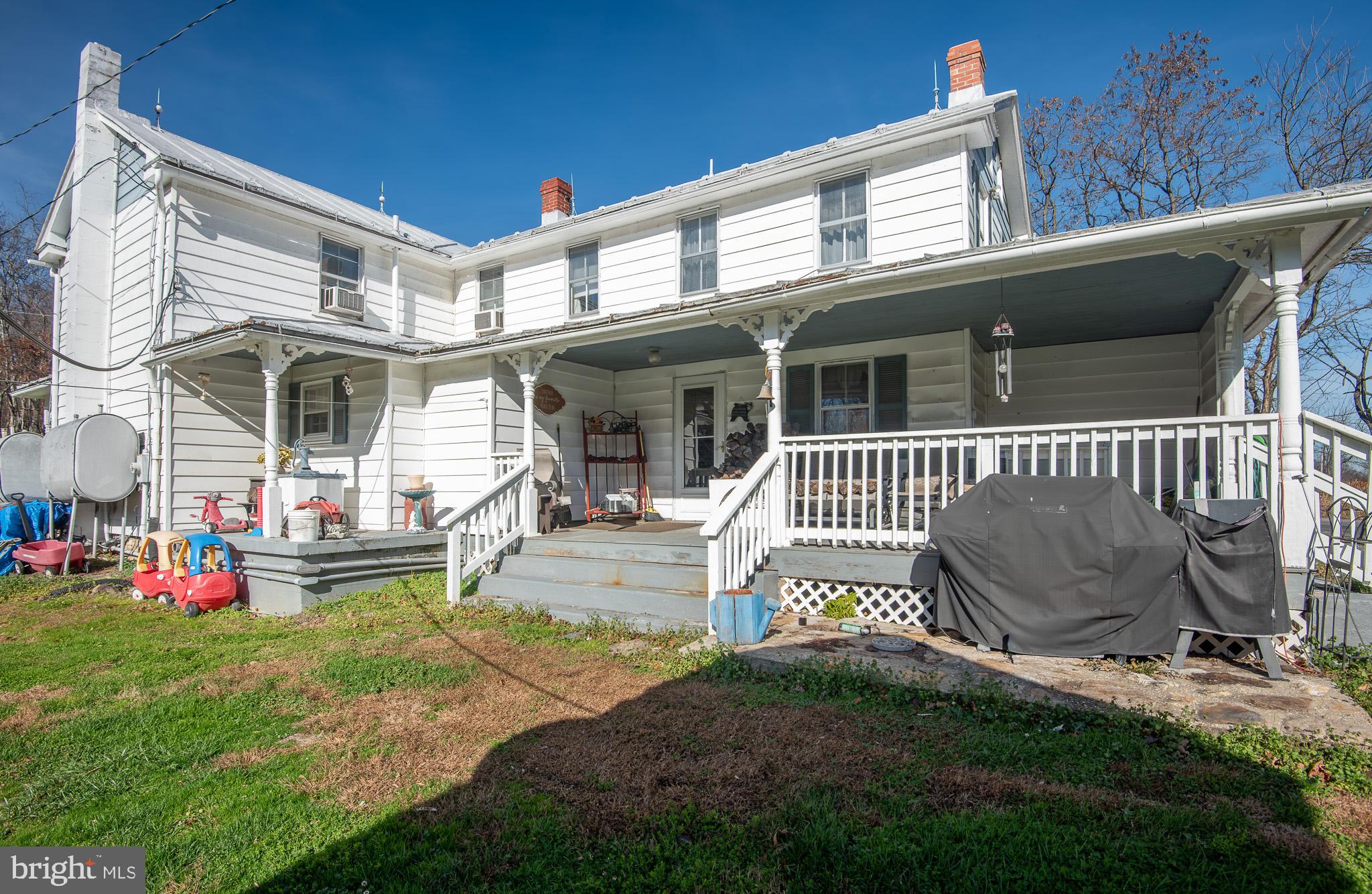 14735 Montresor Road Leesburg, VA 20176 - Photo 17 of 46 a house view with a garden space