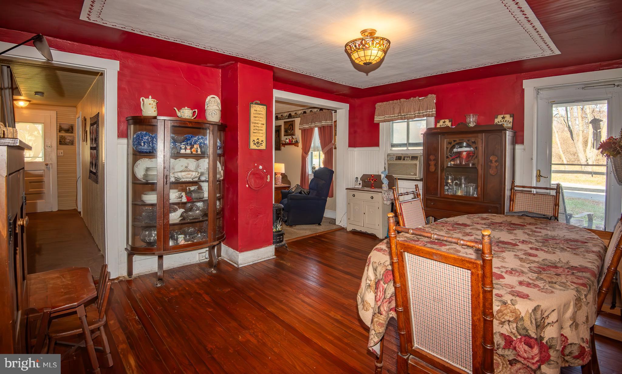 14735 Montresor Road Leesburg, VA 20176 - Photo 5 of 46 a view of a livingroom with furniture and window