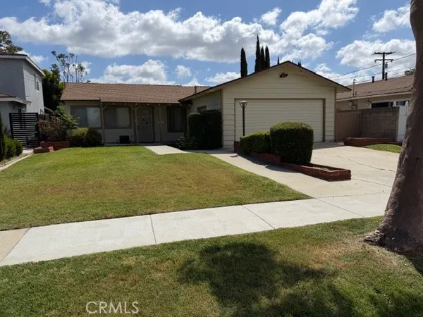$875,000 | 20626 Roseton Avenue, Lakewood, CA 90715